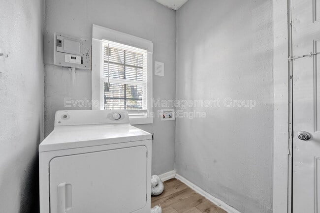 Building Photo - 964 Joseph Pl