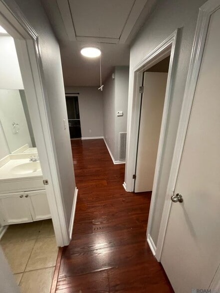 Building Photo - 5124 Brightside View Dr