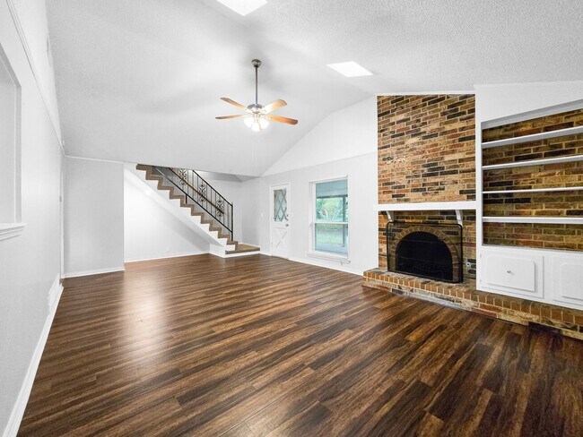 Building Photo - Coming Soon! 4 BR/2BA | Newly Renovated Single Family Home | 1-Car Garage Parking | Covered Patio...