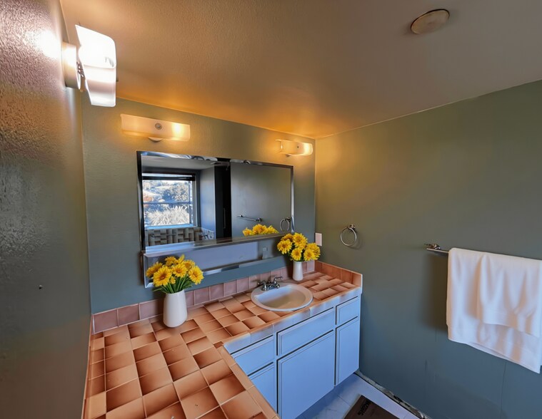 Building Photo - 334 Cedar Rd