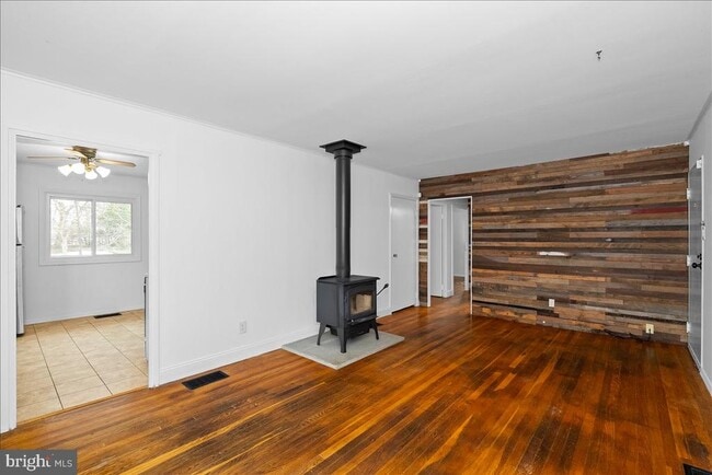 Building Photo - 6451 Maplewood Dr