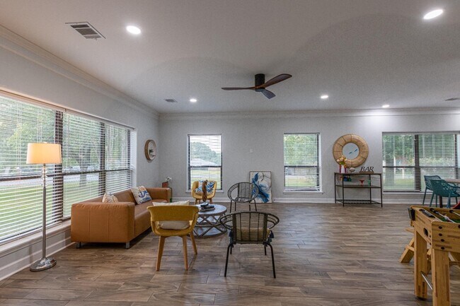 Building Photo - 13321 Lake Breeze Ln