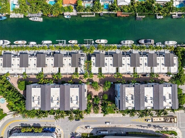 Building Photo - 1415 Sunset Harbour Dr