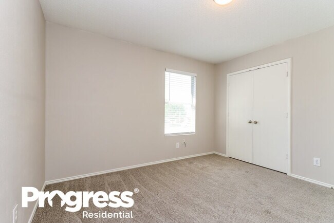 Building Photo - 8750 Gray Fox Ct