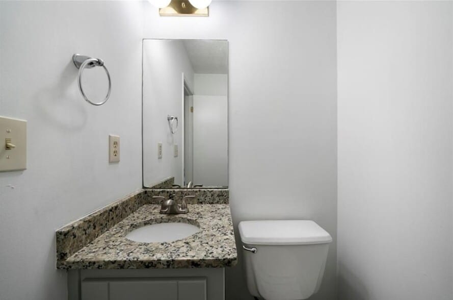 Building Photo - 3200 Duvall Pl NW