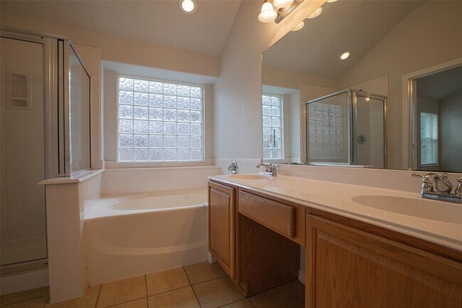 Building Photo - 811 Levi Bend