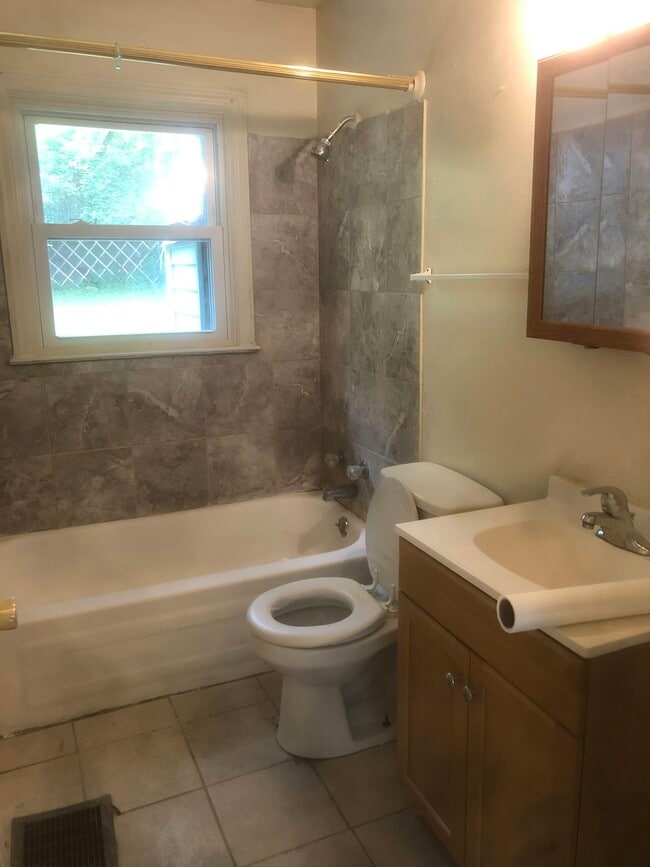 Building Photo - 4063 Larkspur Dr