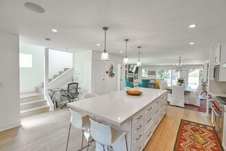 Building Photo - Summer in Style - Available for June! | Furnished 4BD Coronado Home