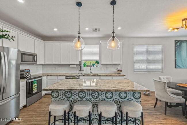 Building Photo - 17809 W Country Club Terrace