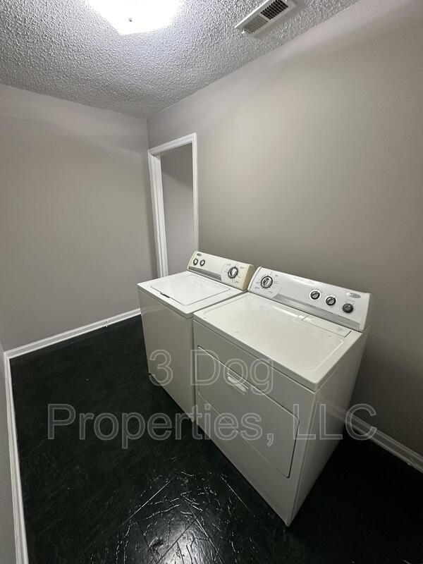 Building Photo - 2105 Rawlings St