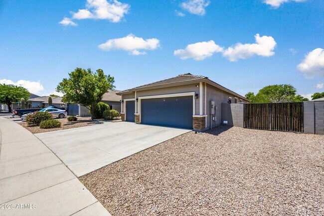 Building Photo - 34634 N Appaloosa Way