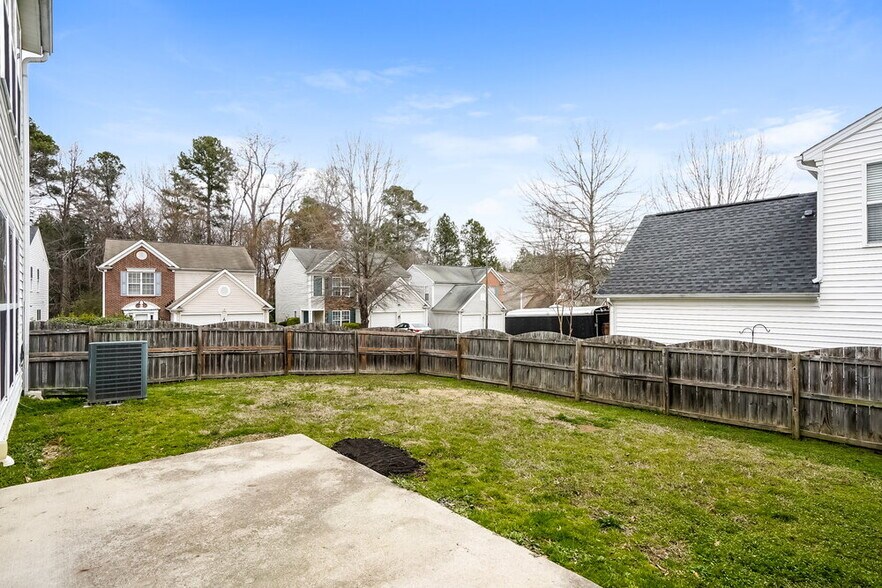 Building Photo - 2014 Gushing Dr