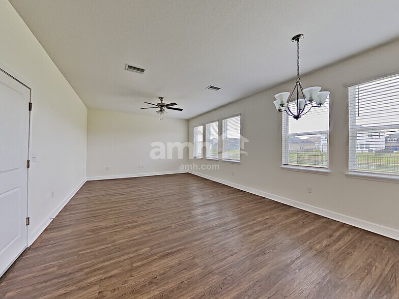 Building Photo - 510 Pine Terrace Dr