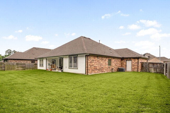 Building Photo - 31214 Raleigh Creek Dr