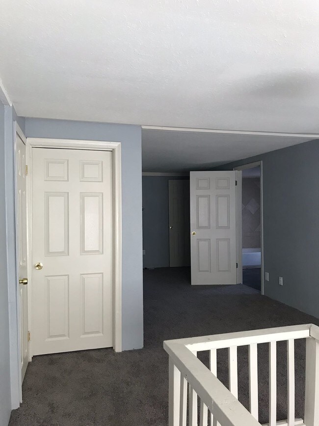 Building Photo - 11806 Wilshire Dr