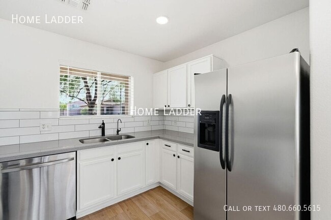 Building Photo - 16030 W Woodlands Ave