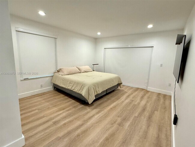 Building Photo - 6420 NW 109th Ave