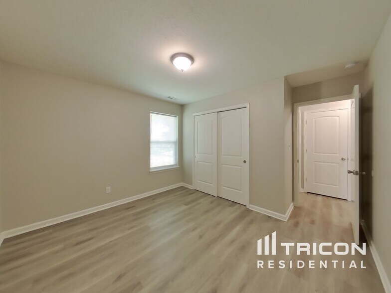 Building Photo - 972 Martin Dr
