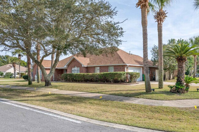 Building Photo - 300 Lan Rob Ln