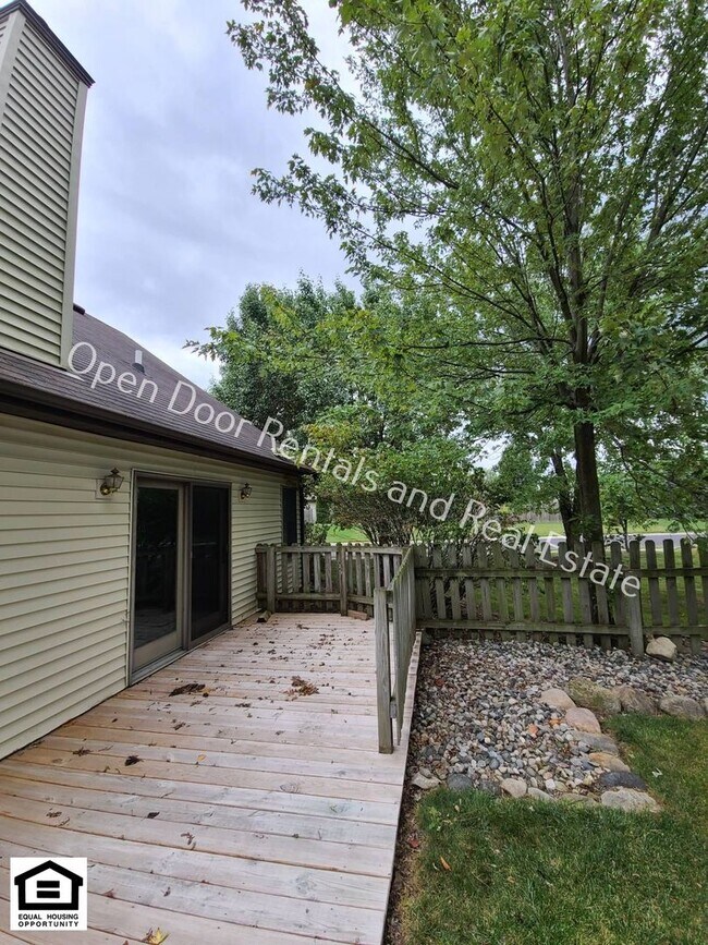 Building Photo - 4 bedroom home now available!