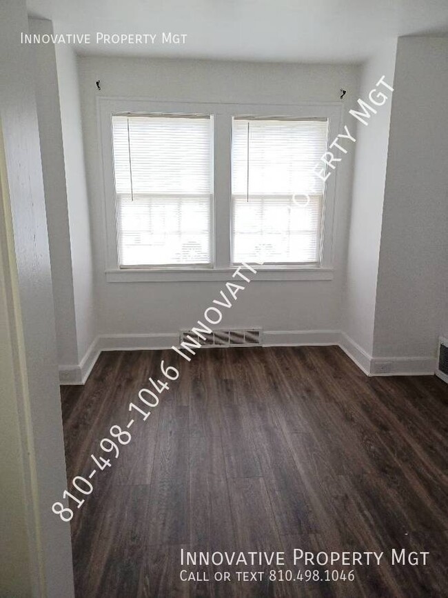 Building Photo - Beautifully updated 2 bedroom, 1 bath - $1...