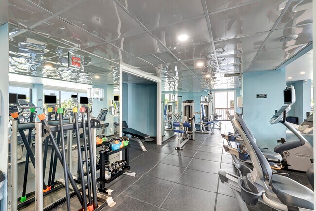 Building Photo - 4740 S Ocean Blvd