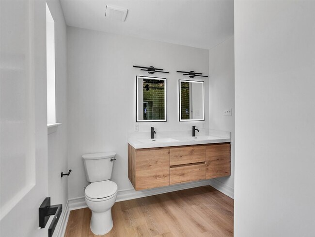 Building Photo - 16007 Diana Ln