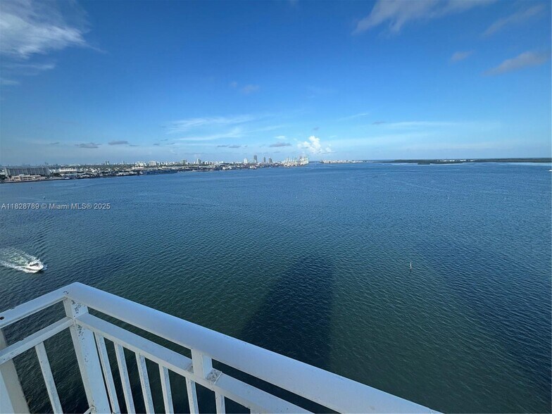 Primary Photo - 770 Claughton Island Dr