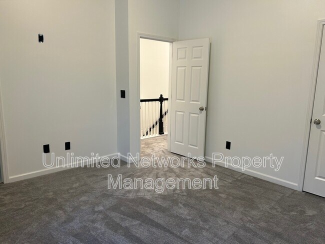 Building Photo - 6214 Carrrage Gate Ln