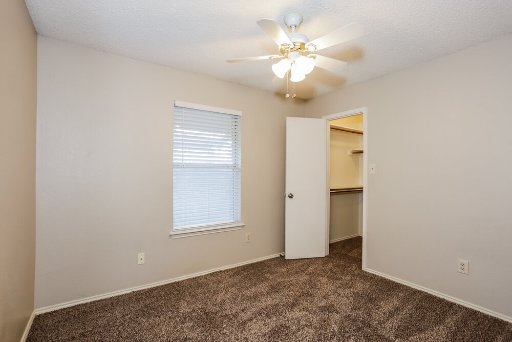 Building Photo - 7320 Laurelhill Ct S