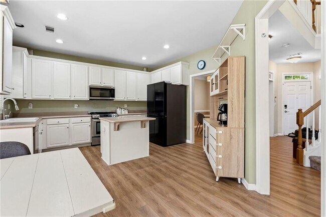 Building Photo - 374 Ivy Glen Cir