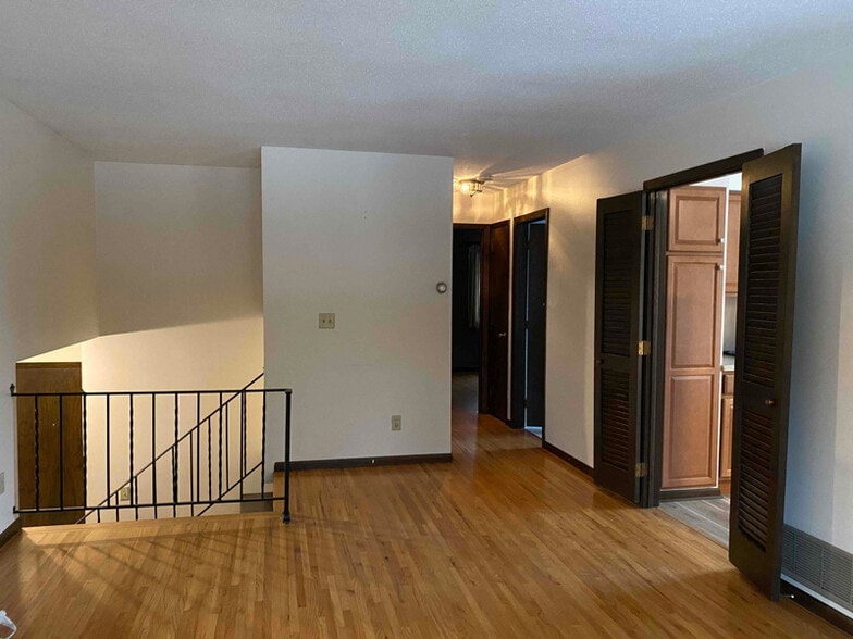 Building Photo - 425 Edgewood Ave