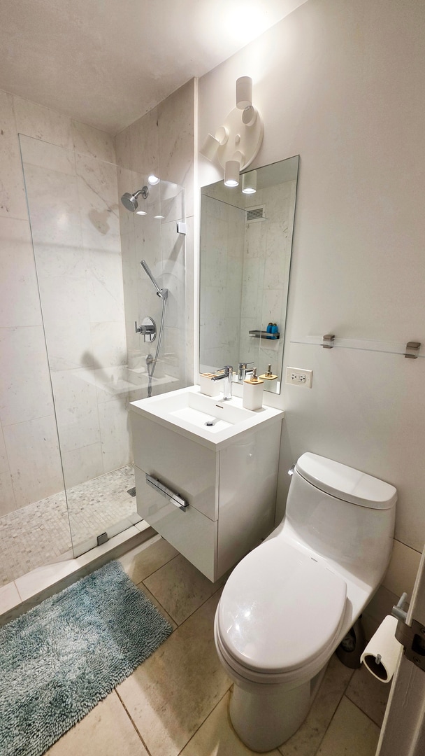 Building Photo - 360 W Wellington Ave