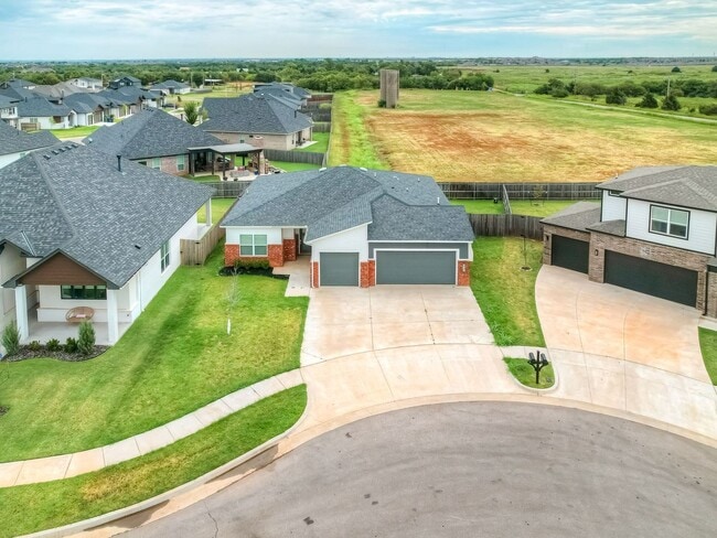 Building Photo - Beautiful New Construction Home in Edmond