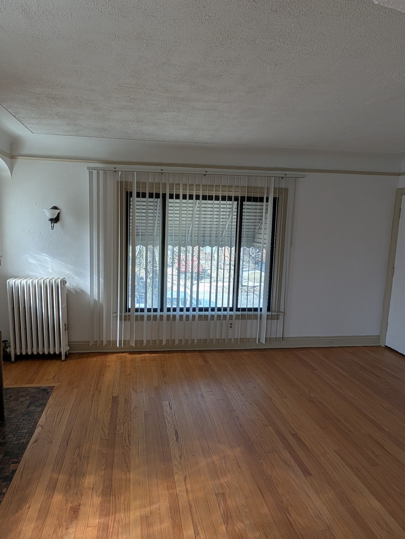 Living rm - 18444 Woodingham Dr