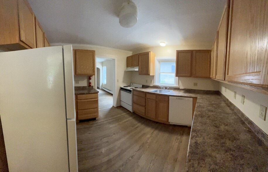 kitchen - 28 School St