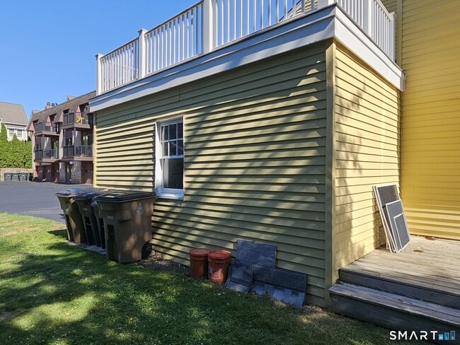 Building Photo - 72 Maple Tree Ave