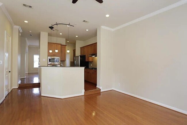 Building Photo - 5615 Winsome Ln