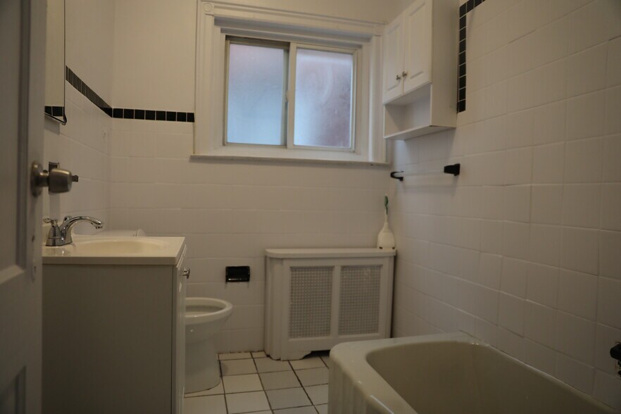 Building Photo - 4826 N Camac St