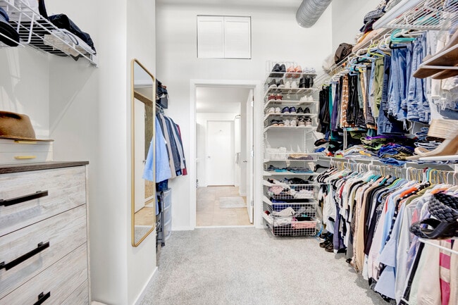 Building Photo - 360 W Illinois St