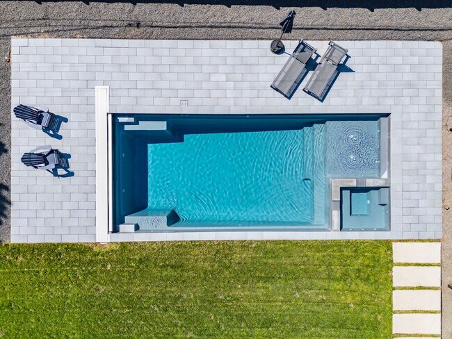 Building Photo - 5 bed 3.5 Bath Home in North Boulder W/Large Backyard, Swimming Pool & Jacuzzi!