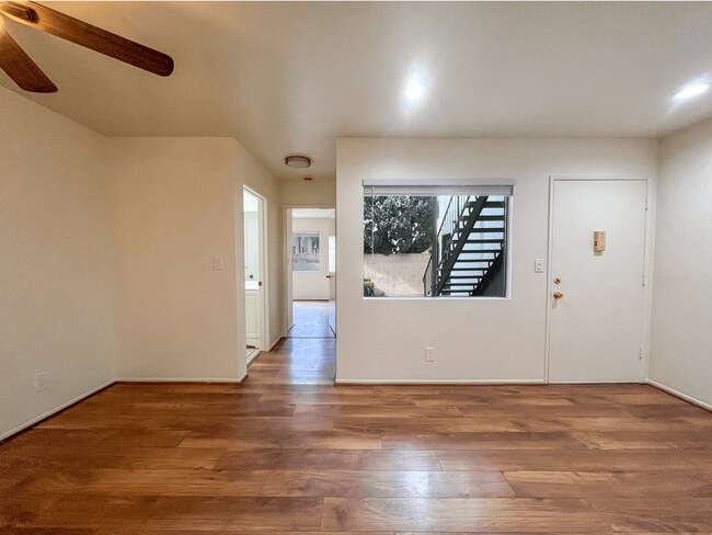 Interior Photo - 1625 257th St