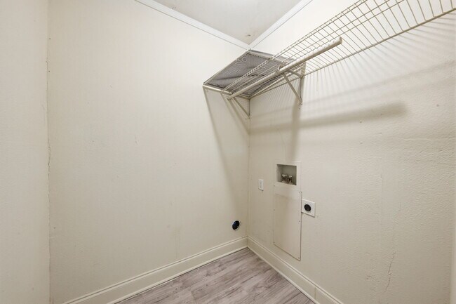 Building Photo - NA - "141 Ambroise St"