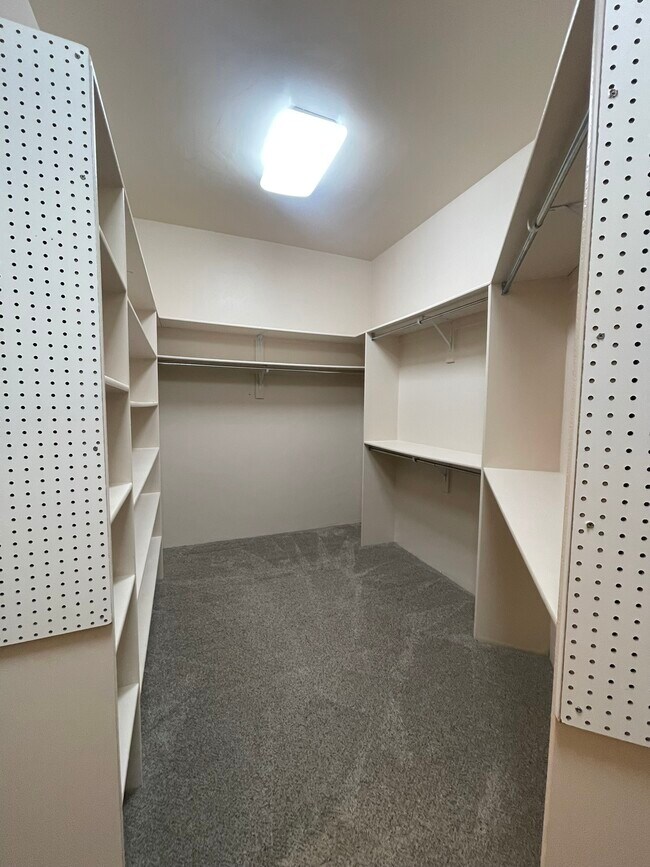 Building Photo - 42 Express Blvd