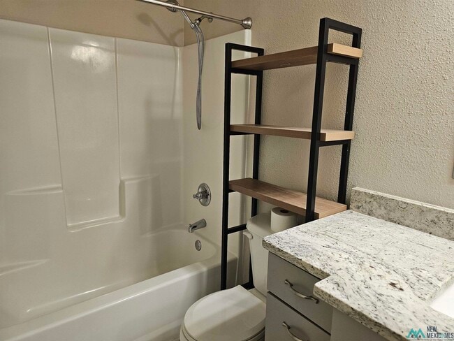 Building Photo - 404 N Upsilon St