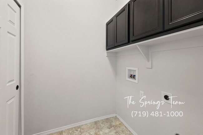 Building Photo - MODERN 2BD TOWNHOME in CLAREMONT RANCH