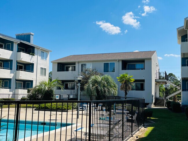 Building Photo - 1490 Harbor Dr