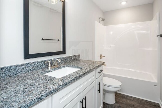 Building Photo - $1650! Beautiful 3Bed 2Bath in newly built Woodland Circle! Tour today