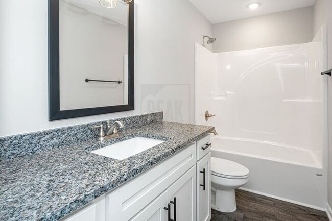 Building Photo - $1700! Beautiful 3Bed 2Bath in newly built Woodland Circle!