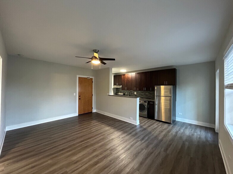 Building Photo - 730 Judson Ave